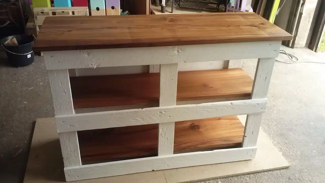 plan de travail avec des palettes